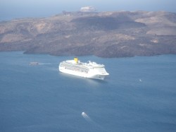 Ancora una vista dallalto della Nave VICTORIA che ci sta aspettando. Dobbiamo raggiungera e indovinate con che? Le soluzioni erano 2: o con i somari o con la funivia, io avevo deciso con i somari